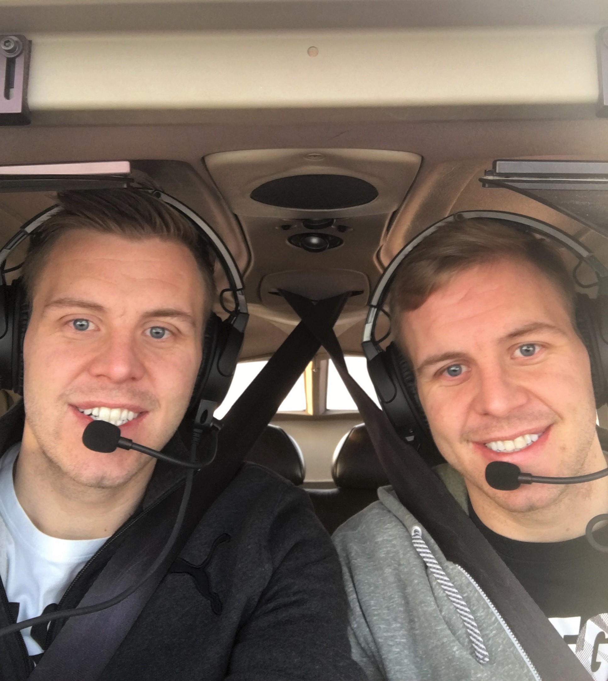 dispatch-doubles-twins-share-their-experience-as-skywest-aircraft